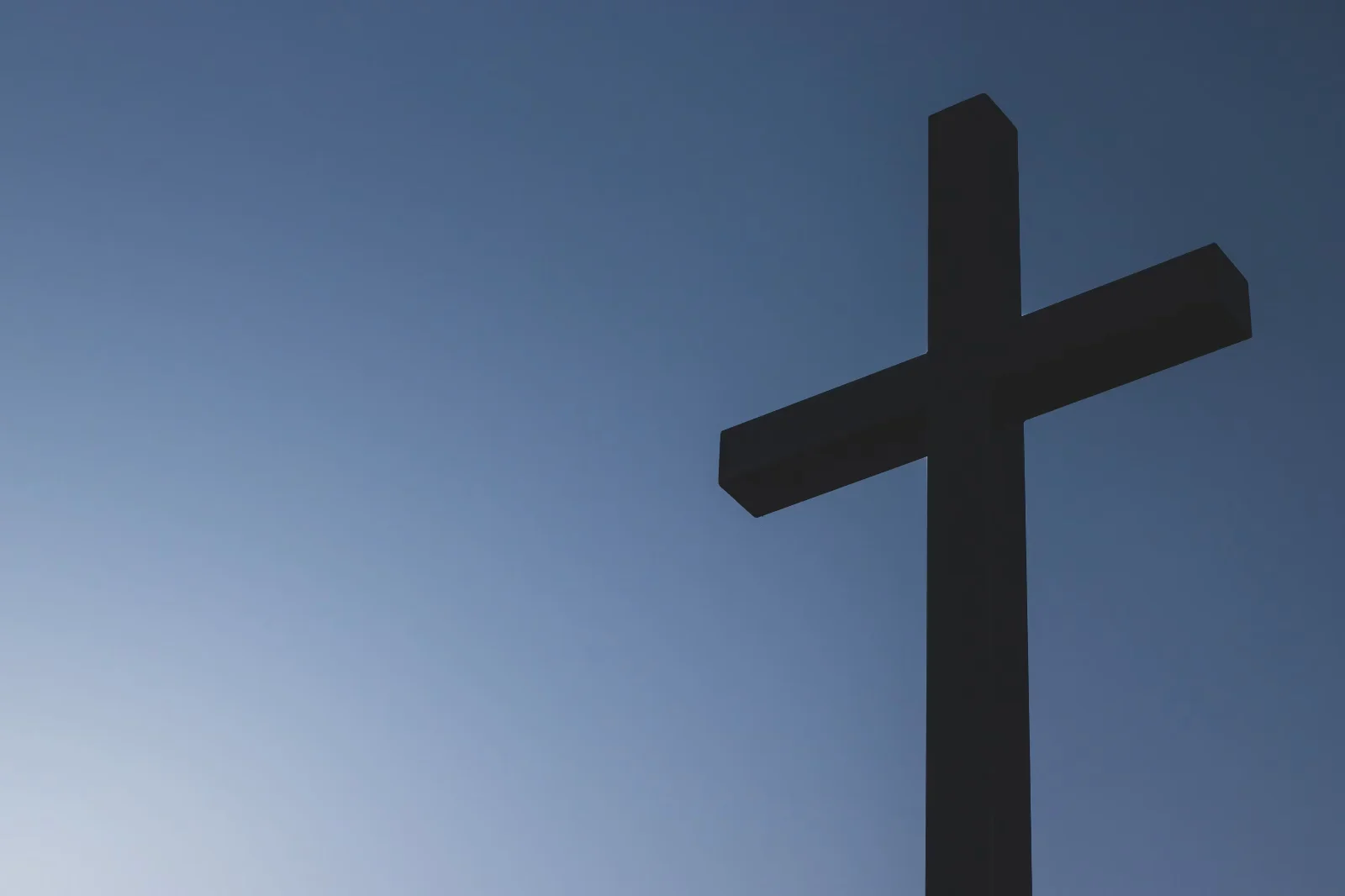 Tomar la cruz: aprender a abrazar la realidad con amor